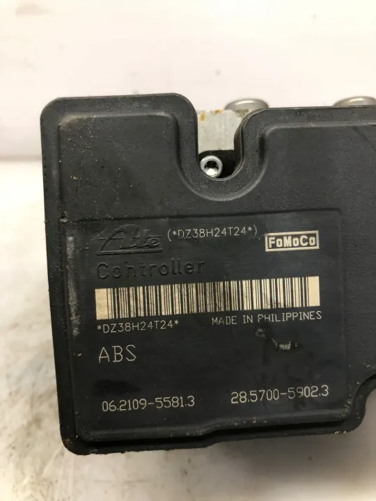 Contrôleur Pompe ABS OEM 06.2109-5581.3 8V512M110AD image 3