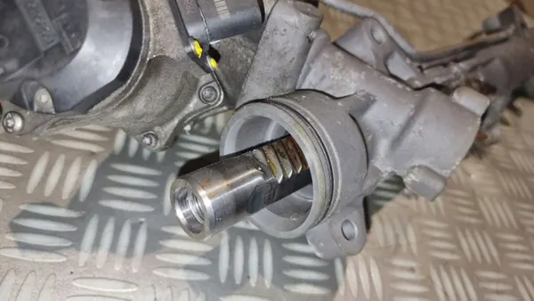 BMW Active Lenkgetriebe OEM 6788524 Gebraucht image 4
