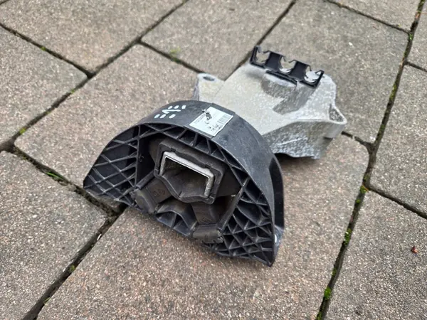 Supporto Motore CLIO IV 0.9 TCE CAPTUR SANDERO II OEM image 3