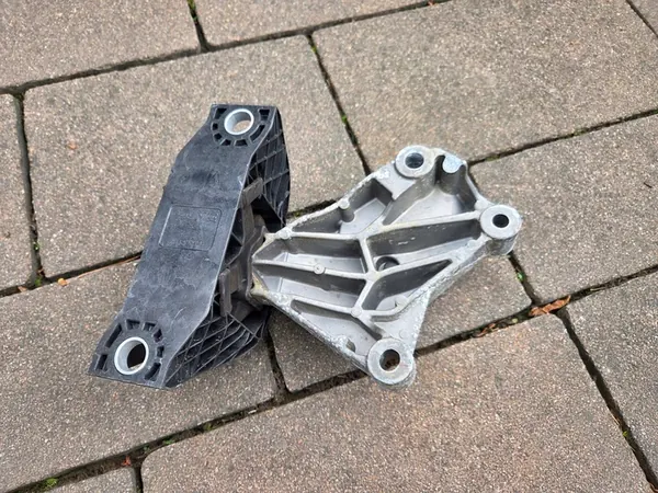 Supporto Motore CLIO IV 0.9 TCE CAPTUR SANDERO II OEM image 4