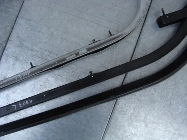 Dörrledare Set Vänster Fram Peugeot 1007 04-09 OEM image 3