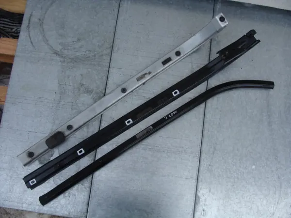 Dörrledare Set Vänster Fram Peugeot 1007 04-09 OEM image 5