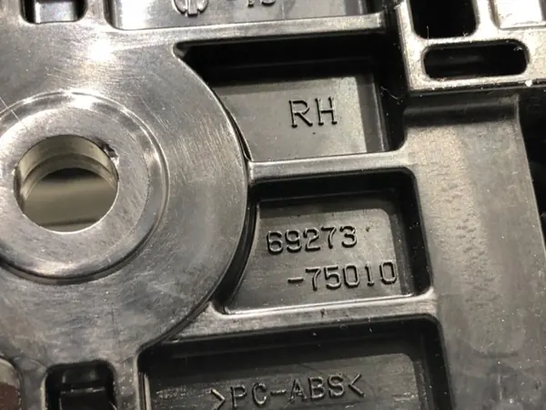 Manilla interior trasera derecha OEM 69273-75010 Lexus CT image 4