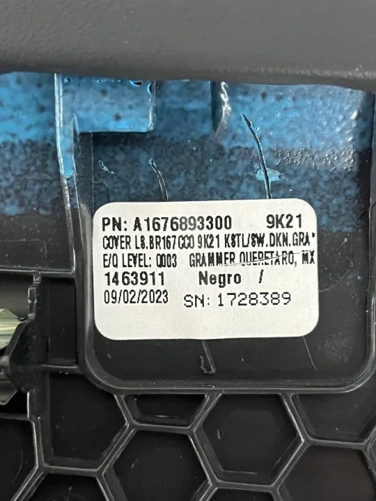 Mercedes GLS 167 Keskikonsolin kansi A1676893300 image 9