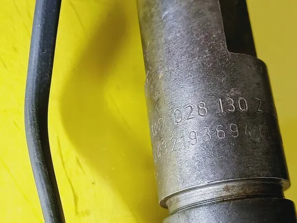 Set Iniettori VW New Beetle 1.9 TDI 028130202Q / 028130202P image 4