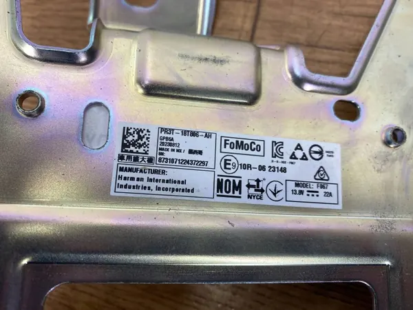 Amplificador OEM PR3T18T806AHP para Ford Mustang VII image 9