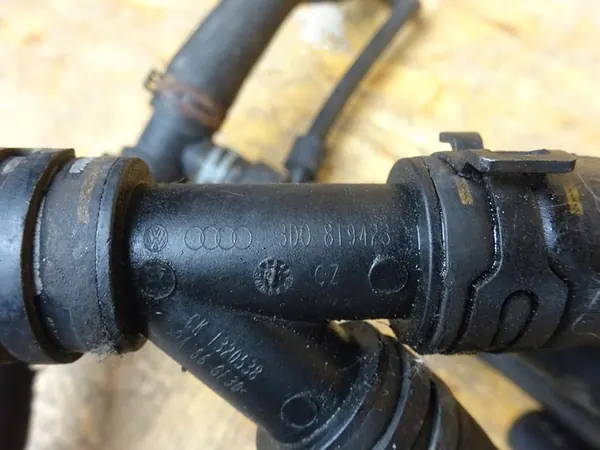 AUDI A3 8P GOLF VI GTI Vesiletkku 1K0122101HC image 8