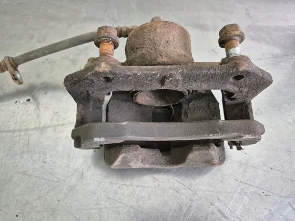 OEM CCU1306 Fram Bromsokklam Höger Kit image 5