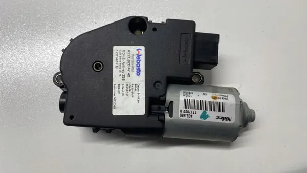Mercedes-Benz Schiebedachmotor OEM A2218204742 Gebraucht image 2