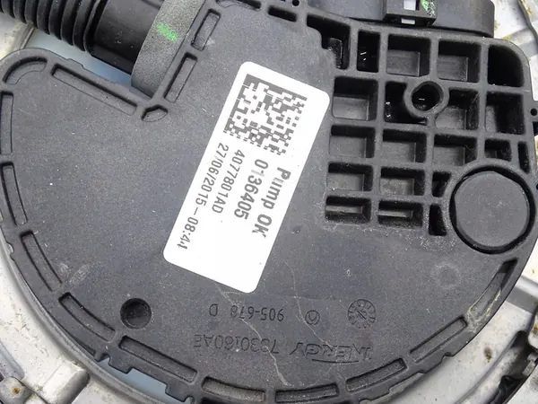 Réservoir de contrôle de pompe AdBlue Audi A6 C7 2.0 TDI image 8