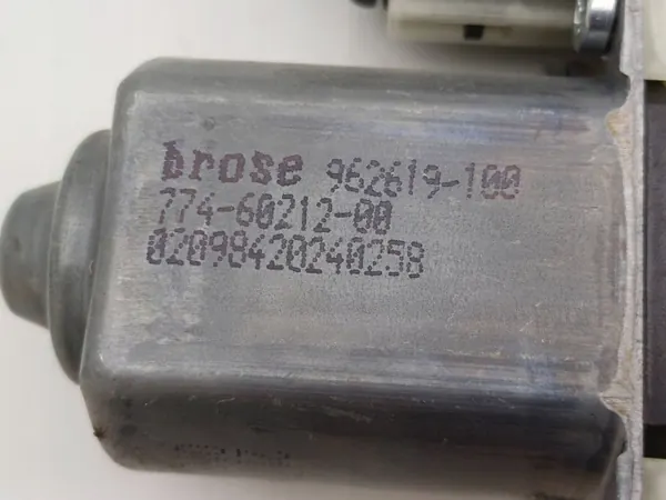 VW Passat B6 Kombi vasen takaikkunan moottori OEM DRC101177 image 6
