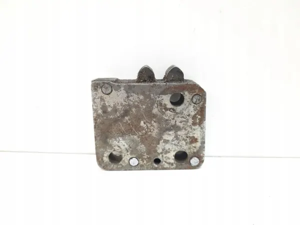 Jaguar MK II framdörrslåsfångare OEM MAM37212 image 4