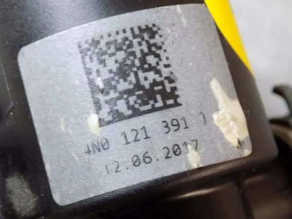 Audi A8 Vesipumppu OEM 4N0121391 - Käytetty image 3