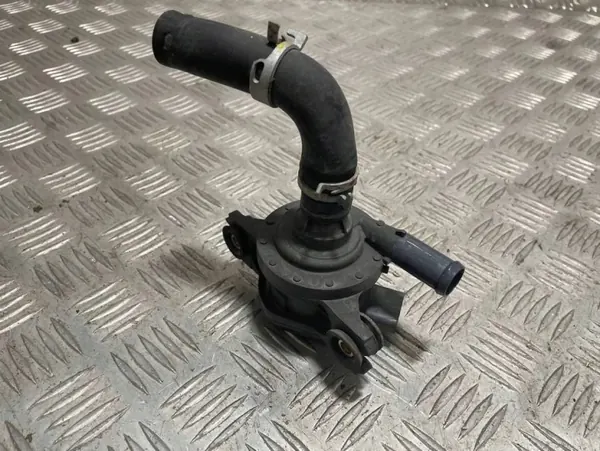 Pompe à eau Toyota G9040-42010 pour RAV4 V 2.5 Hybride image 2