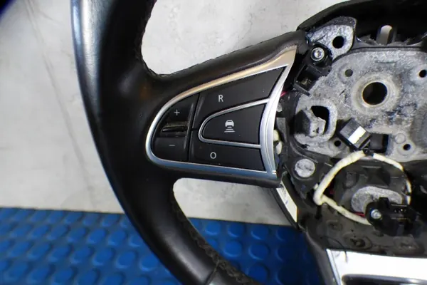Volante Renault Megane IV OEM 484001180R de Cuero image 4