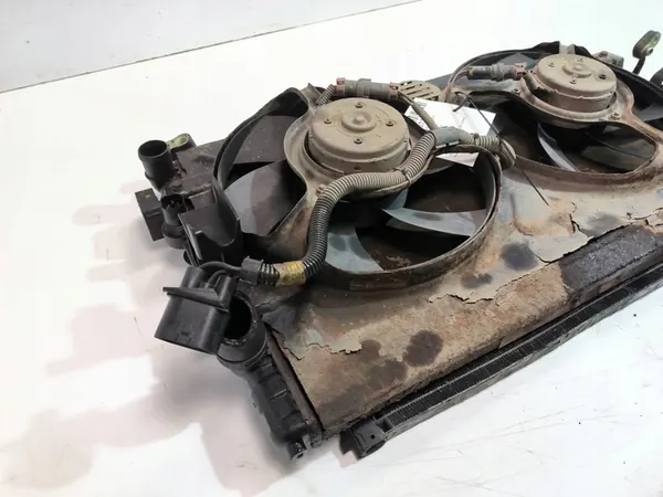 Radiador de agua SEAT IBIZA II 6K0820411 image 6