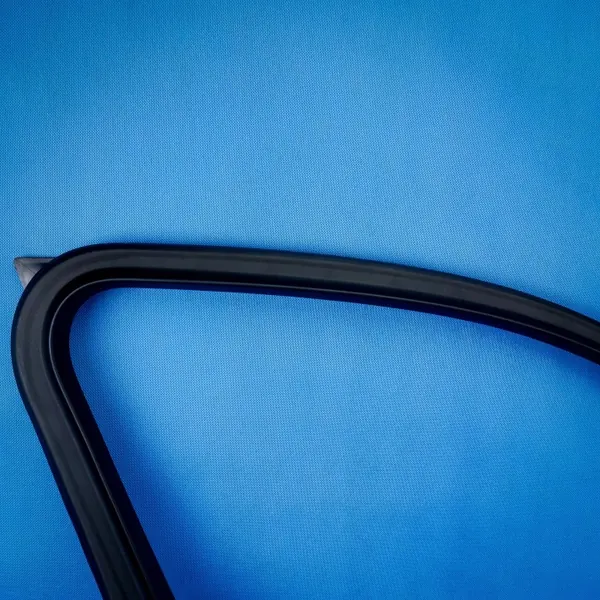 BMW X5 G05 etuovi vasen ovenkehyssuoja OEM 51417445511 image 3