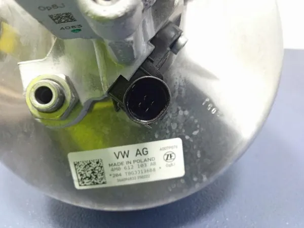 Servofreno Audi SQ8 OEM 4M0612103AB - Usado image 3