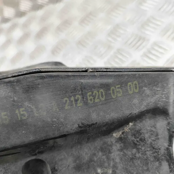 Support de phare avant gauche Mercedes-Benz E (W212) A2126200500 image 7