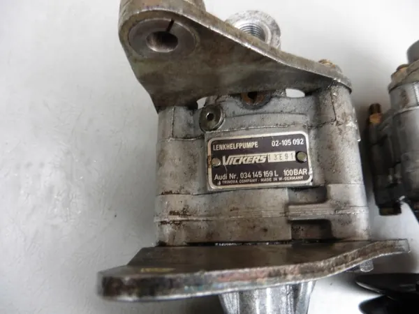 Bomba de direção assistida Audi 80 90 A6 1.8i 2.3i LUK image 5