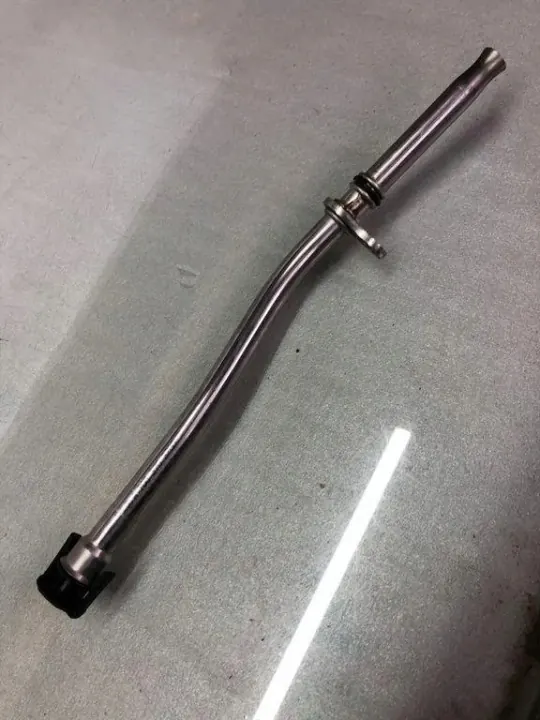 Tuyau de remplissage d'huile OEM A7003703700 Mercedes-Benz image 2
