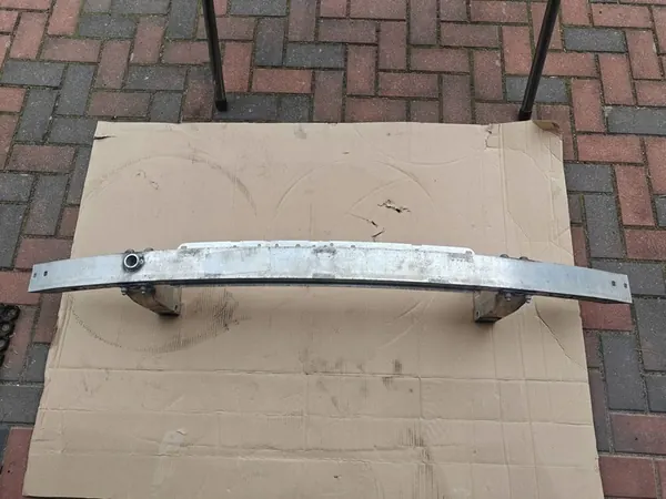 MERCEDES W204 Rinforzo Paraurti Anteriore A2046203434 image 2