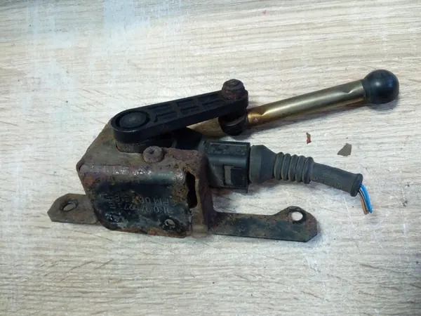 Sensor de nível Xenon Audi VW 1T0 OEM image 3