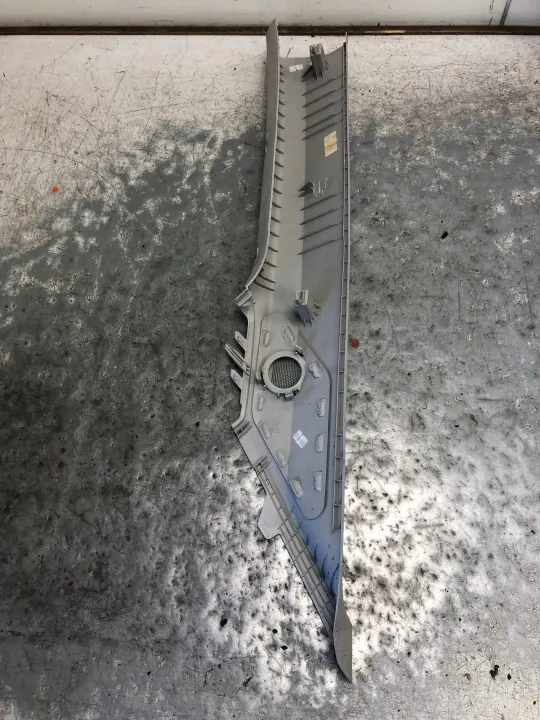 OEM 7C0867234D Cubre Pilar Derecho Delantero VW Crafter image 4
