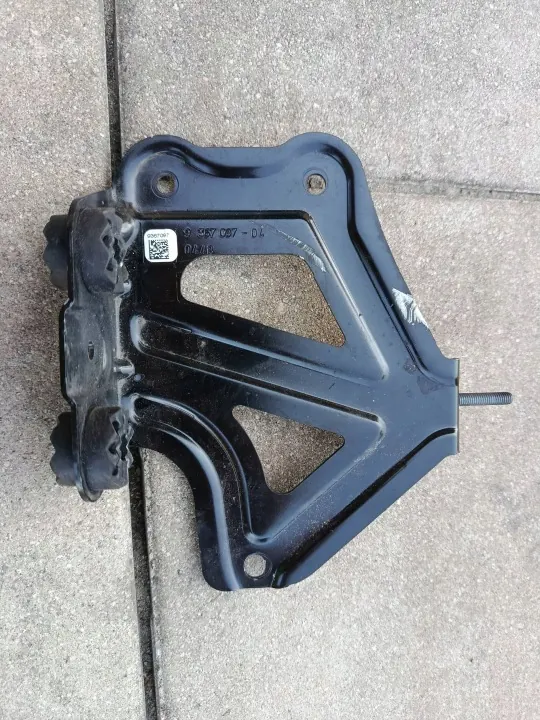 Klimakompressor-Halterung BMW X3 G01 OEM 9367097 image 2