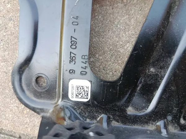 Klimakompressor-Halterung BMW X3 G01 OEM 9367097 image 10