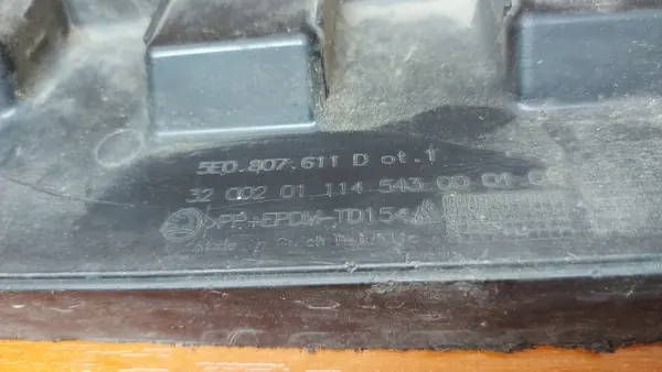Absorbeur OEM 5E0807611D Pare-chocs Avant Skoda Octavia III image 5
