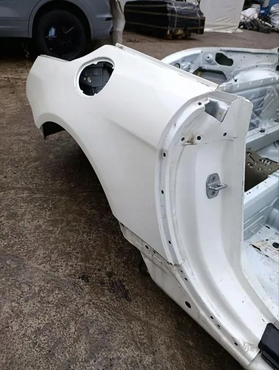 OEM 282476 neljännespaneeli Mercedes-Benz SL 2013 image 3