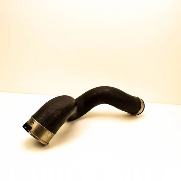 BMW X1 E84 2013 Linke Seite Intercooler Schlauch image 3