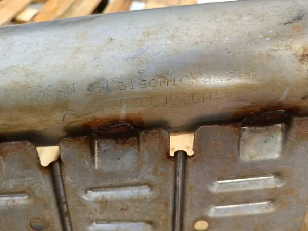Infiniti QX70 FX30d 3.0d midden demper OEM 20300-1DR0A image 3
