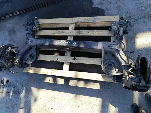 Mercedes W247 B-Klasse achterophangingbalk OEM 2475840000 image 5