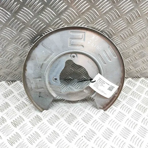 Escudo freio traseiro esquerdo Tesla Model 3 OEM 104466500C image 2