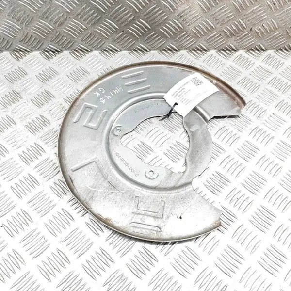 Escudo freio traseiro esquerdo Tesla Model 3 OEM 104466500C image 3