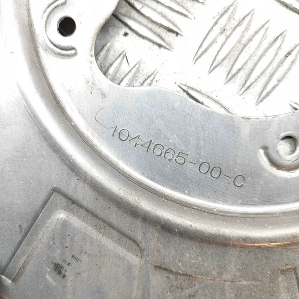 Escudo freio traseiro esquerdo Tesla Model 3 OEM 104466500C image 7