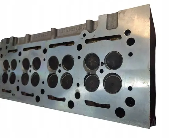 Mercedes-Benz Cylinder Head 2.2 CDI OM611 A6110105320 image 3