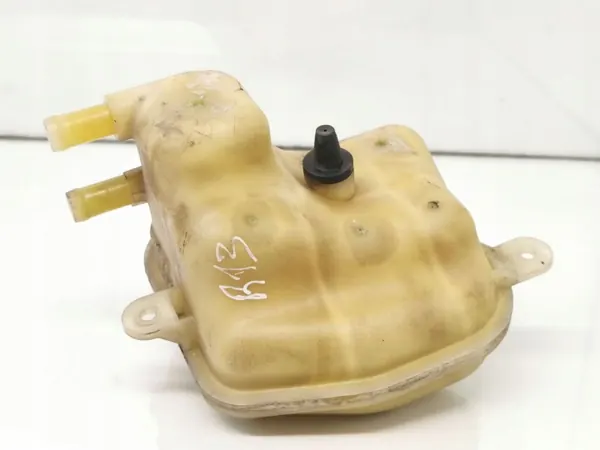 Mitsubishi ASX 2012 Utjämningstank OEM FRC33008 image 3
