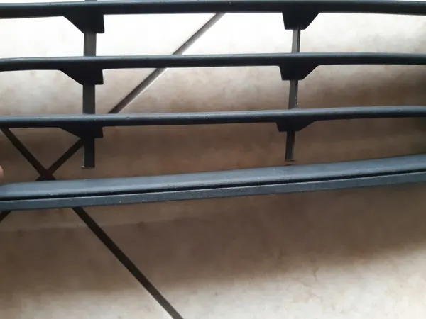 Griglia Paraurti - Centrale - VW Touran II - 2010 - OEM image 3