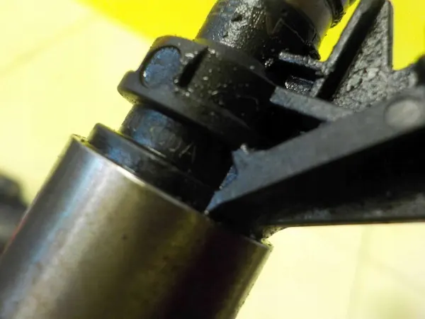 Injektor Nissan JUKE QASHQAI X-TRAIL 1.6 DIG-T 0261500092 image 5