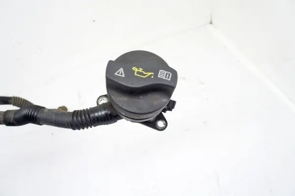 UT230 Olievuldop voor Mercedes CLA C117 W117 1.6i image 3