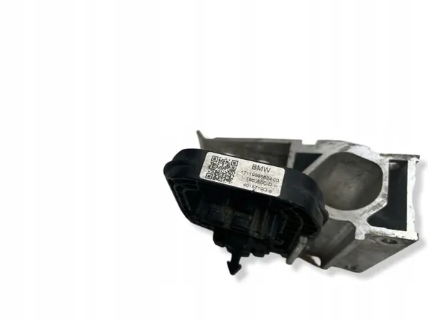 BMW i4 Etuistuimen turvavyön kiinnike OEM 9498820 image 7