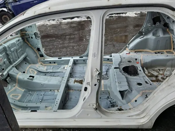 OEM IMPRK1544046 Vasen Keskitolppa B Toyota Aygo II image 4