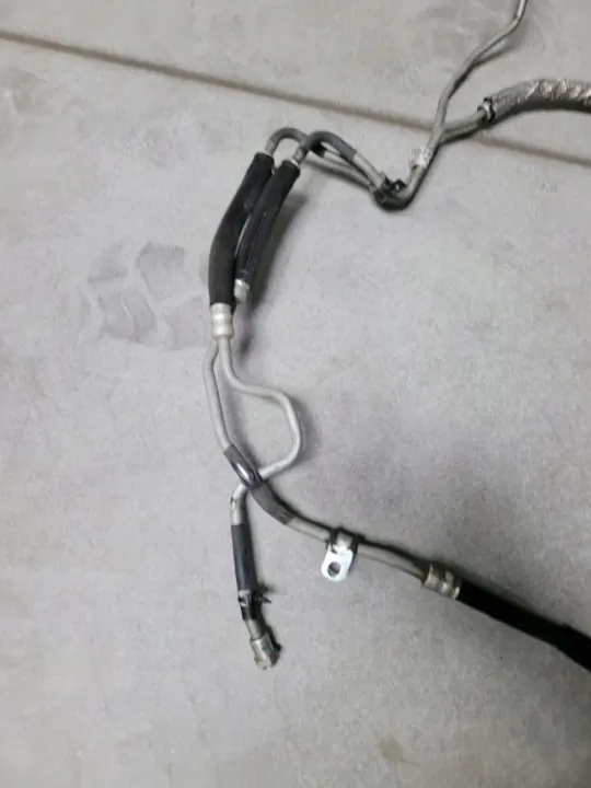Conducto de aceite OEM 84468654 para Camaro SS 6.2L image 3