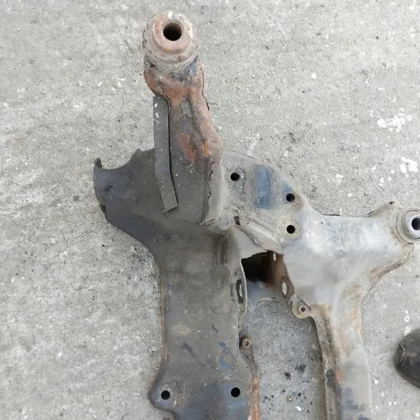 NISSAN X-TRAIL I T30 2.2 DI Châssis Avant image 10