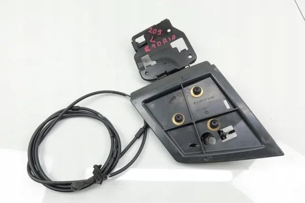 Mercedes CLK W209 Katkoskenpeite Vasen OEM 2097570706 image 2