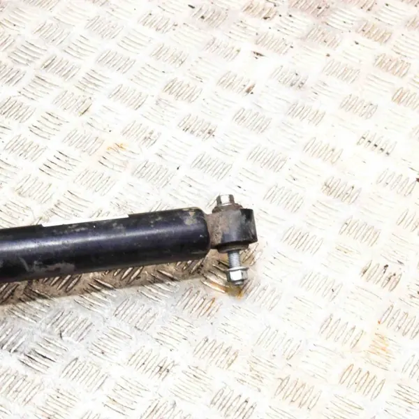 Tesla Model S Taka-oikea ilmaiskujyra OEM 106746626B image 3