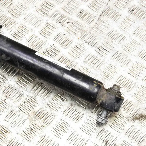 Tesla Model S Taka-oikea ilmaiskujyra OEM 106746626B image 6